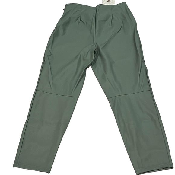 Pants - Vegan Leather legging-short high rise invisible zip at side - Picture 2 of 2